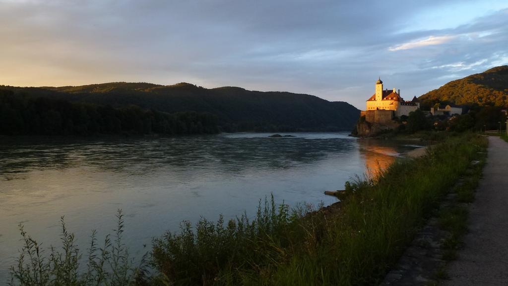 Gasthof-Camping Stumpfer Schonbuhel an der Donau Exterior photo