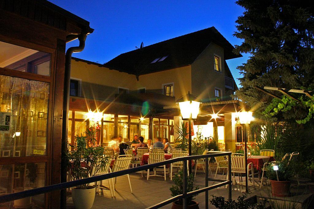 Gasthof-Camping Stumpfer Schonbuhel an der Donau Exterior photo