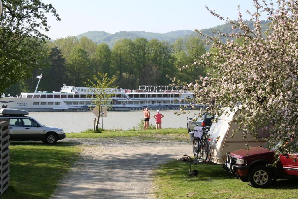 Gasthof-Camping Stumpfer Schonbuhel an der Donau Exterior photo